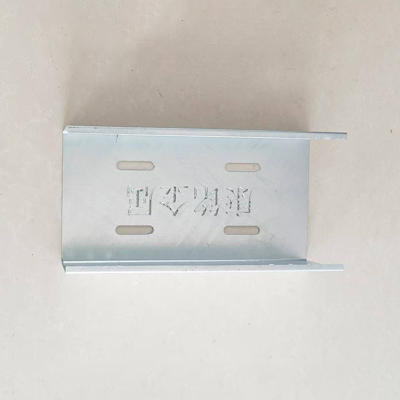 Multiple Sizes Trough Type Cable Tray Rustproof Waterproof Cable Trunking With Cover