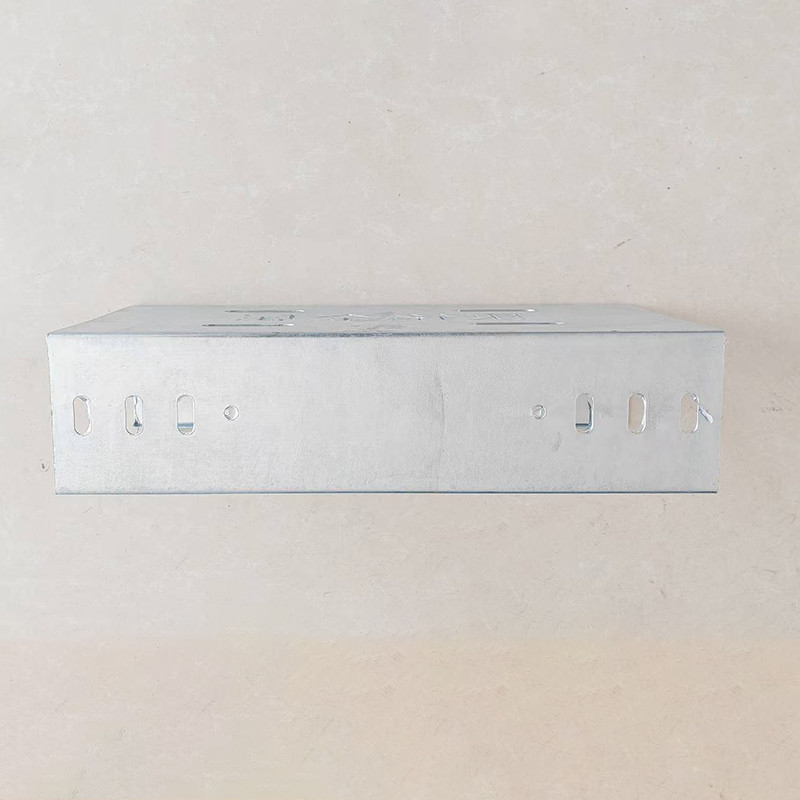Multiple Sizes Trough Type Cable Tray Rustproof Waterproof Cable Trunking With Cover