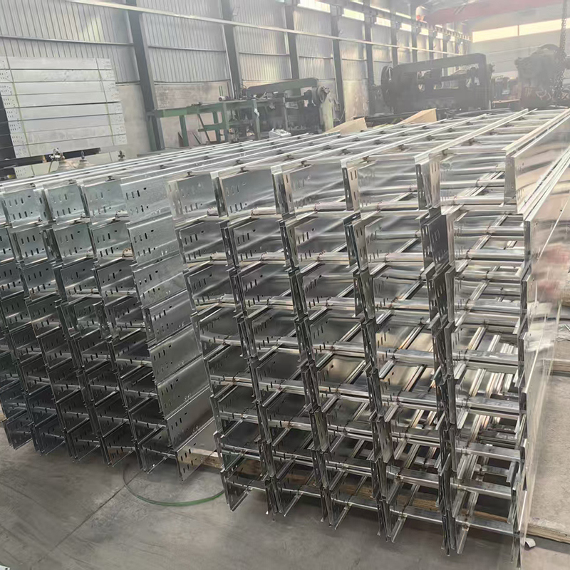 Heavy-Duty Galvanized Steel Cable Tray High-Load Bearing for Industrial Electrical Wiring Systems